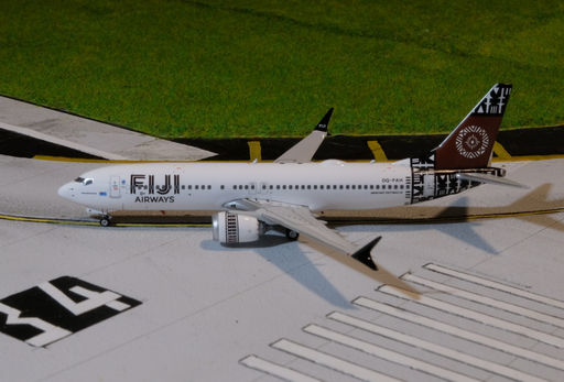Phoenix Models 11853 1:400 Fiji Airways Boeing 737 MAX 8 DQ-FAH | MADb