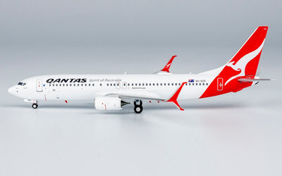 Qantas Airways - Boeing 737-800 w/ Scimitar Winglets - VH-VZV 1