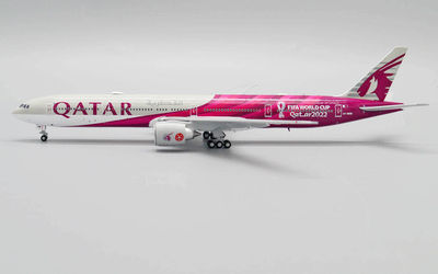 Qatar Airways Boeing 777-300ER A7-BEB 画像1