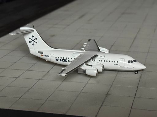 Herpa 573429 1:200 BAe 146-200 / Avro RJ85 D-NICE | MADB
