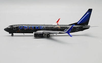 United Airlines Boeing 737-800 w/ Scimitar Winglets N36272