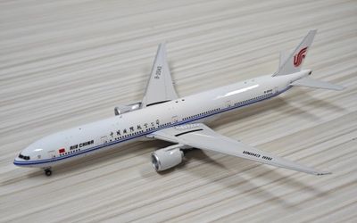 Air China Boeing 777-300ER B-2043 画像1