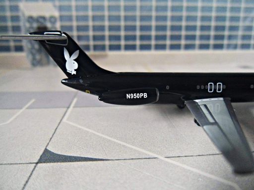 TucanoLine 1:400 Playboy Enterprises Douglas DC-9-30 N950PB | MADb