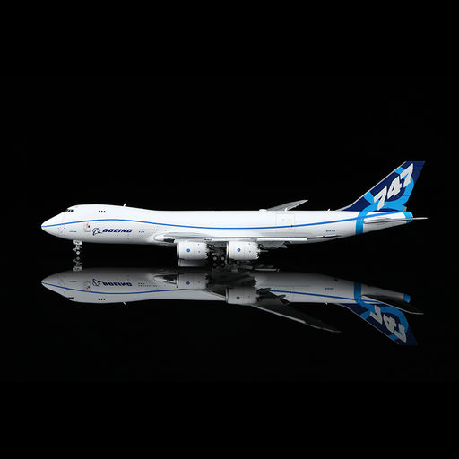 HX Models B631004F 1:400 Boeing House Boeing 747-8F N747EX | MADb