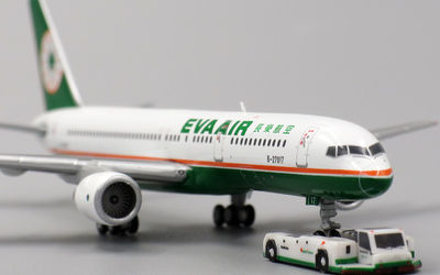 EVA Air Boeing 757-200 B-27017