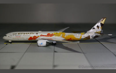 Etihad Airways Boeing 787-10 A6-BMD 画像1