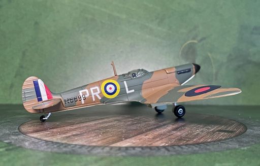 Corgi 49505 1:72 Royal Air Force Supermarine Spitfire R6699/PR-L | MADB