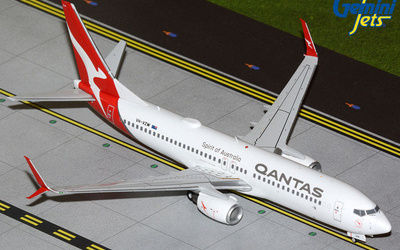 Qantas Airways - Boeing 737-800 w/ Scimitar Winglets - VH-VZW 1