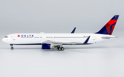 Delta Air Lines Boeing 767-300 w/ Winglets N174DN