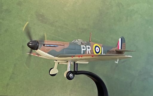 Corgi 49505 1:72 Royal Air Force Supermarine Spitfire R6699/PR-L | MADB