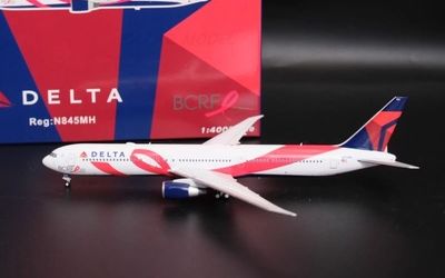 Delta Air Lines Boeing 767-400 N845MH 画像1