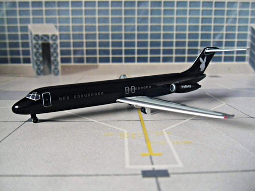 TucanoLine 1:400 Playboy Enterprises Douglas DC-9-30 N950PB | MADB