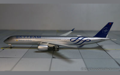 Vietnam Airlines Airbus A350-900 VN-A897