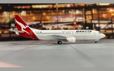 Qantas Airways - Boeing 737-400 - VH-TJO 1