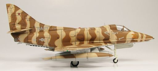 Hobby Master HA1406 1:72 United States Navy Douglas A-4 151059/Red 32 ...