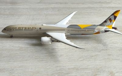 Etihad Airways Boeing 787-10 A6-BMA