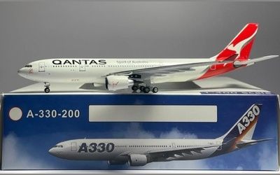 Qantas Airways - Airbus A330-200 - VH-EBN 1