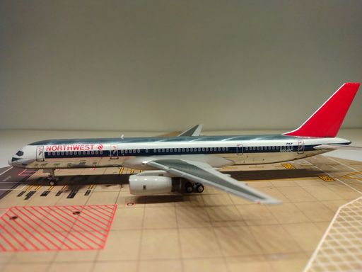 NG Models 53033 1:400 Northwest Airlines Boeing 757-200 N604RC | MADb