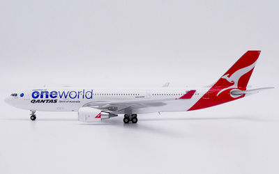 Qantas Airways - Airbus A330-200 - VH-EBV 1