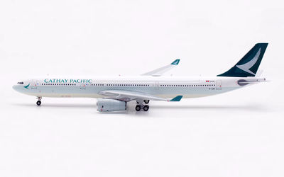 Cathay Pacific Airbus A330‑300 B-LBK 画像1