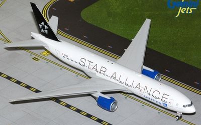 United Airlines Boeing 777-200 N77022 画像1
