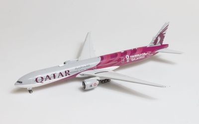 Qatar Airways Boeing 777-300ER A7-BEB 画像1