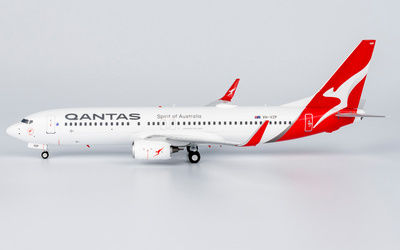 Qantas Airways - Boeing 737-800 w/ Winglets - VH-VZP 1