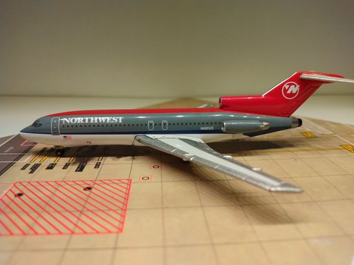 Seattle Model Aircraft Co. SMA030802 1:400 Northwest Airlines Boeing ...