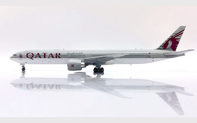 Qatar Airways Boeing 777-300ER A7-BEE 画像1
