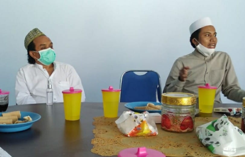 Keluarga besar Annuqayah Alihkan Dukungan ke Ra Fikri Itu Bohong! Keluarga besar Annuqayah Alihkan Dukungan ke Ra Fikri Itu Bohong!
