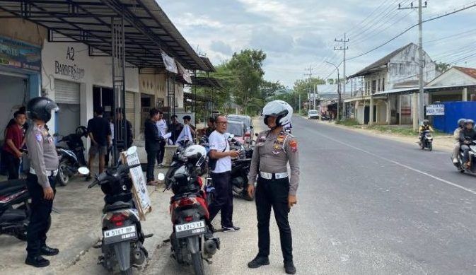 AKP Ninit Kawal Aksi APMS: Satlantas Polres Sumenep Seimbangkan Protes dan Ketertiban!
