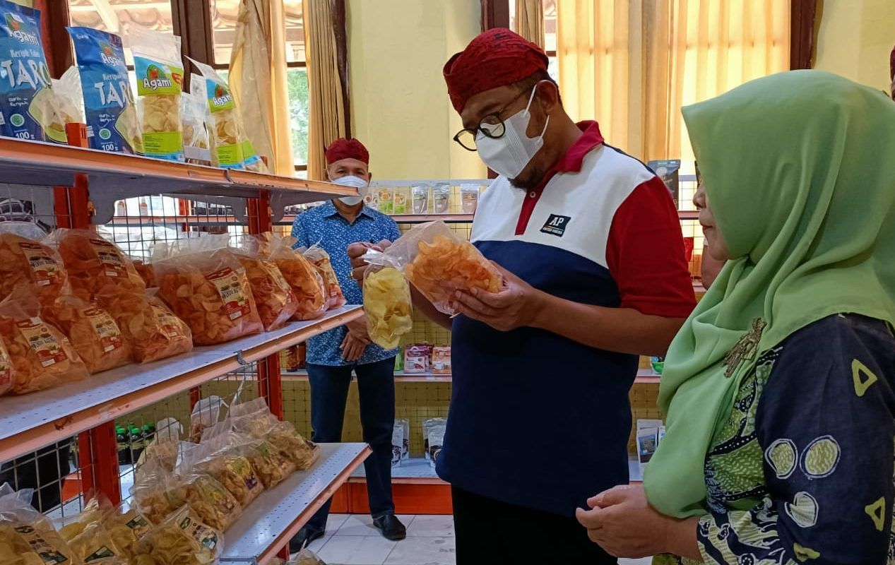 Rp2,74 T Investasi Sumenep: Naik, Tapi Kenapa TPT Pengangguran Masih Stagnan?