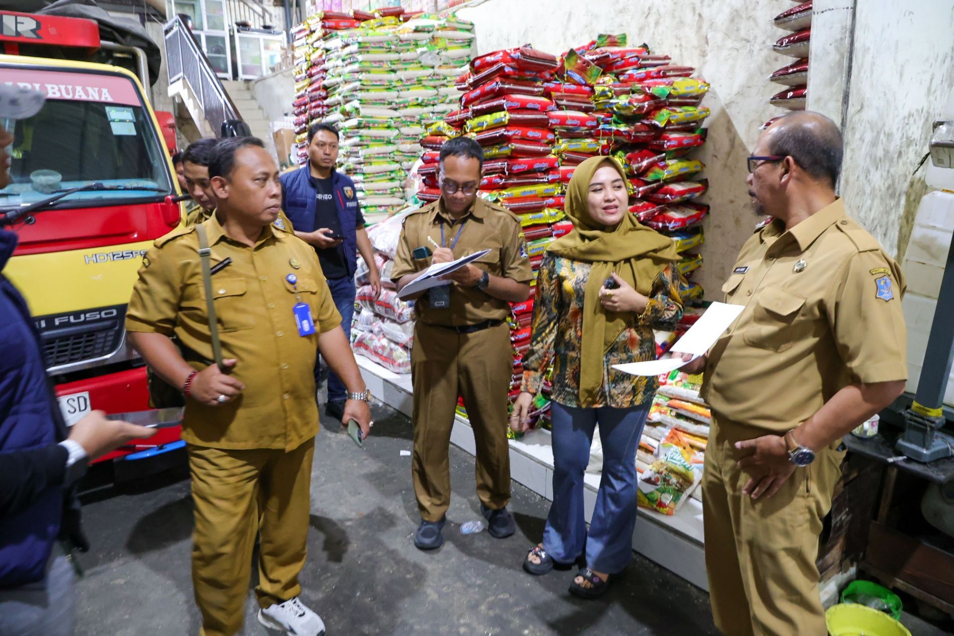 Stok Pangan Surabaya Aman 8 Bulan, Harga Cabai dan Ayam Justru Turun