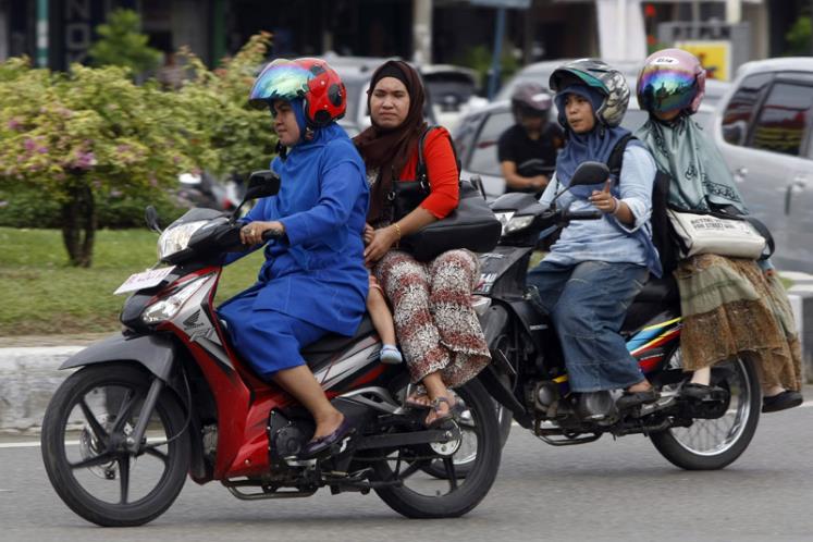 Boncengan Pakai Rok, Wanita Beranak Dua Dijemput Maut