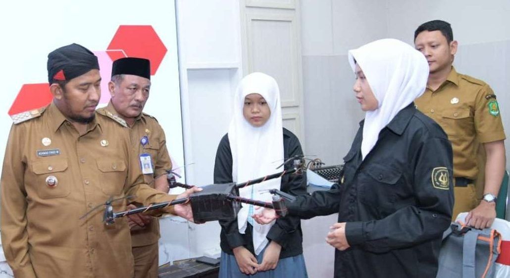 Strategi Politik di Balik Pujian Bupati Sumenep