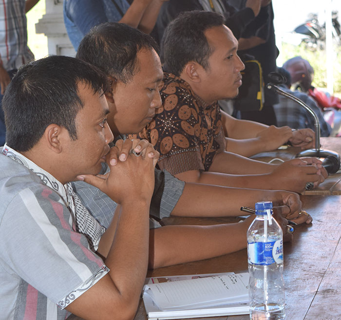 Kisruh PPK, Ketua KPU ‘Nantang’ Carok Pendemo Kisruh PPK, Ketua KPU ‘Nantang’ Carok Pendemo