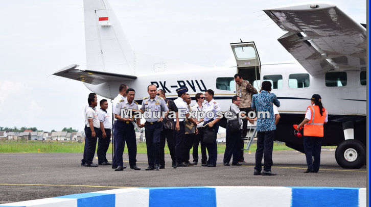 Penerbangan Perintis Sepi, Bupati Sumenep Gigit Jari
