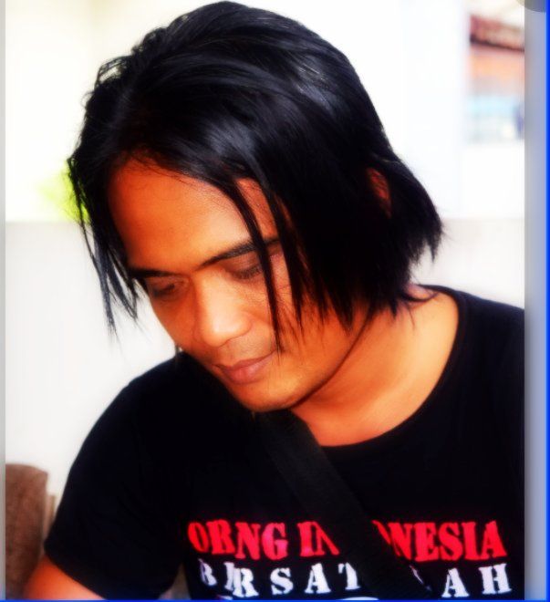 Kesaksian Cinta, Pengantar Riuh Sebuah Puisi