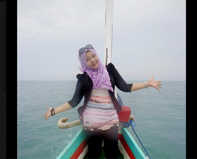 Bermain Gemercik Ombak di Pulau Gili Labak Sumenep