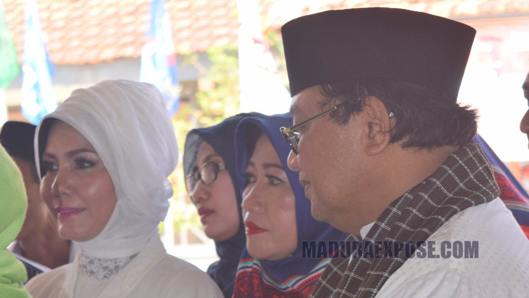 Kemana  Gambar Zainal Abidin di Slider Proximity?