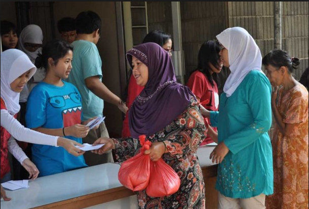 Pengusaha Pelayaran Berbagi zakat 30 Ribu Umat