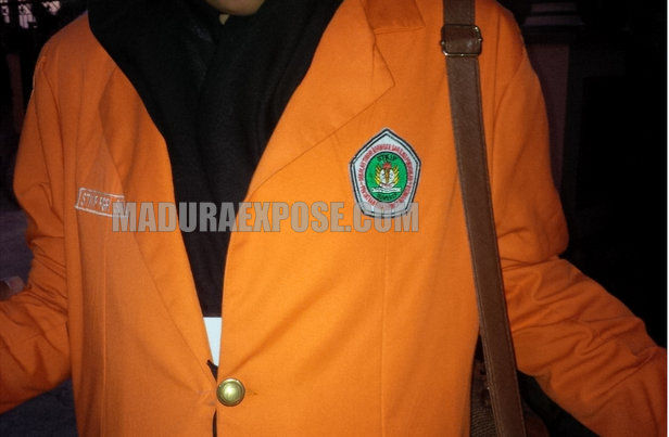 Payah! Kancing Almamater STKIP PGRI Sumenep Bermerek UNIRA