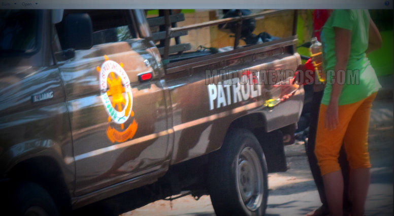 Aneh, Mobil Patroli Satpol PP diisi bensin eceran