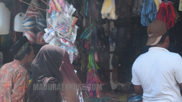 Sebuah Toko di Pamekasan Ludes Terbakar