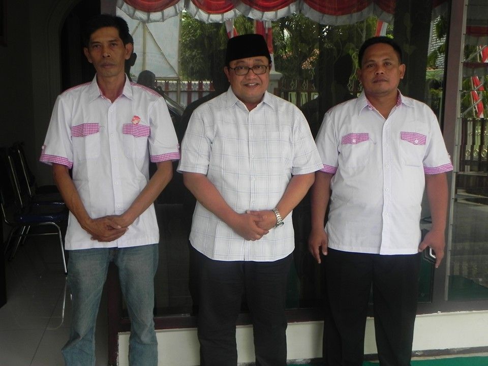 Wiih Keren, BaraJP Foto Bareng Cabup ZA di Medsos