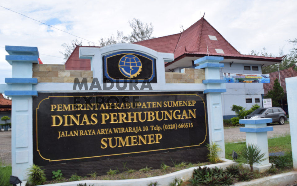 Kontra’SM minta Dishub Jelaskan Penutupan Jalan Umum di Bandara Trunojoyo Kontra’SM minta Dishub Jelaskan Penutupan Jalan Umum di Bandara Trunojoyo