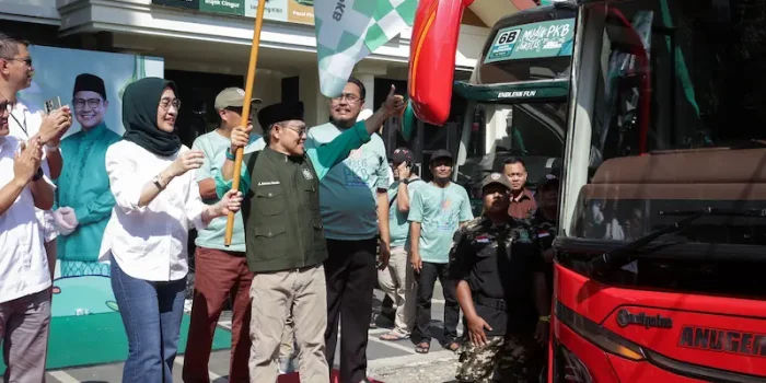 Suasana pelepasan mudik gratis bersama PKB dan Cak Imin di Jakarta.