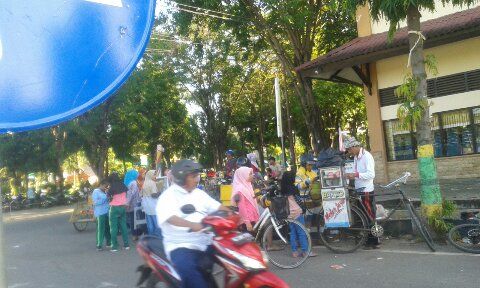 PKL Masih Jualan di TB, Wabup Sumenep Dinilai Inkonsisten