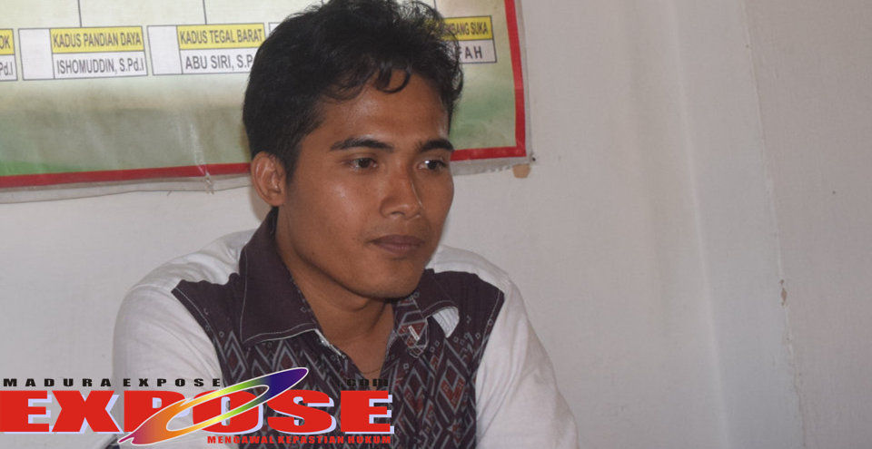 Daun Emas di Prancak Terjun Bebas
