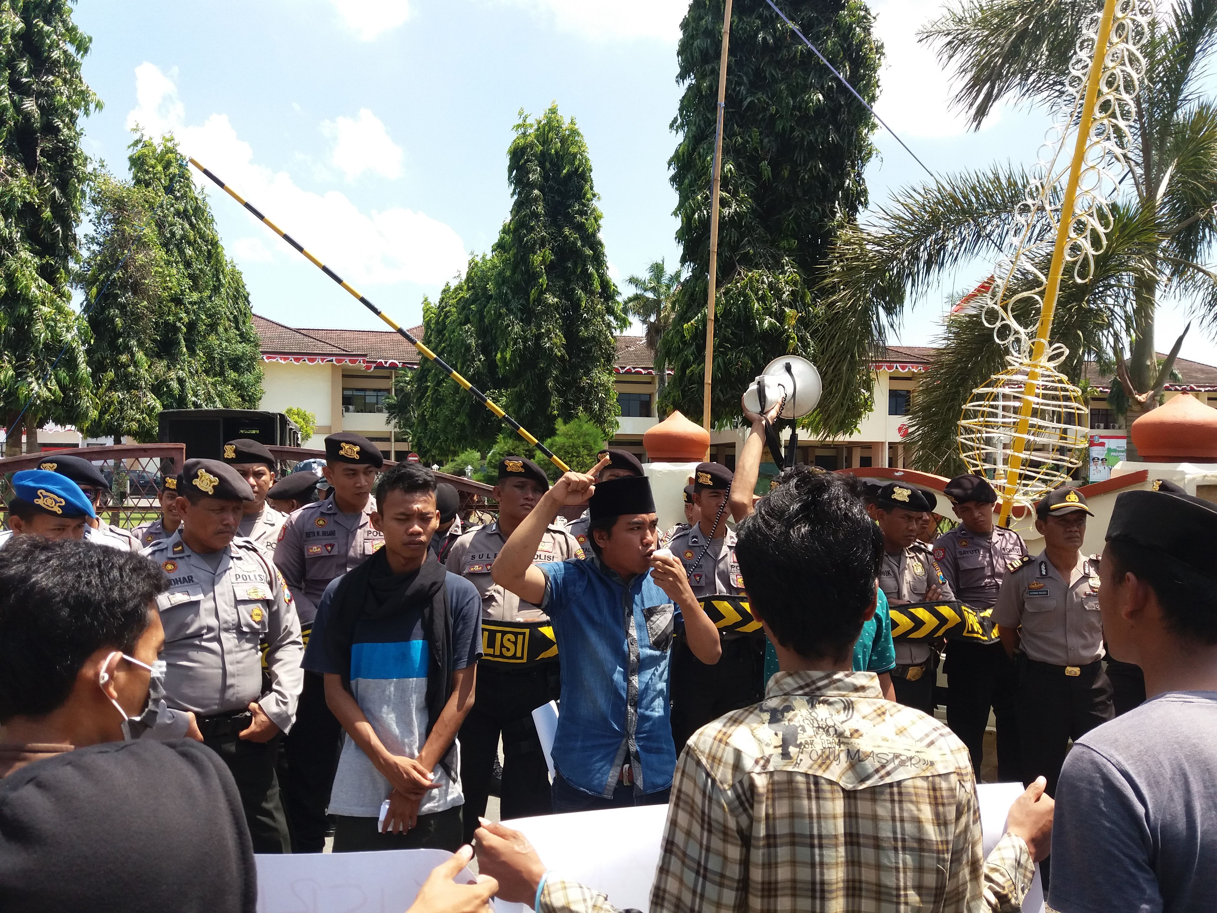 DBH Migas Tak Jelas, Bupati Sumenep Digoyang Aksi Unjukrasa Geramsi